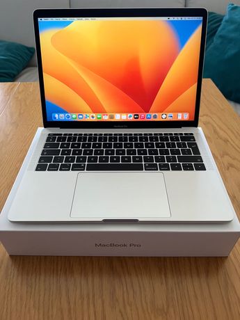 MacBook Pro 13 GB256 Po serwisie gwarancyjnym 8 cykli