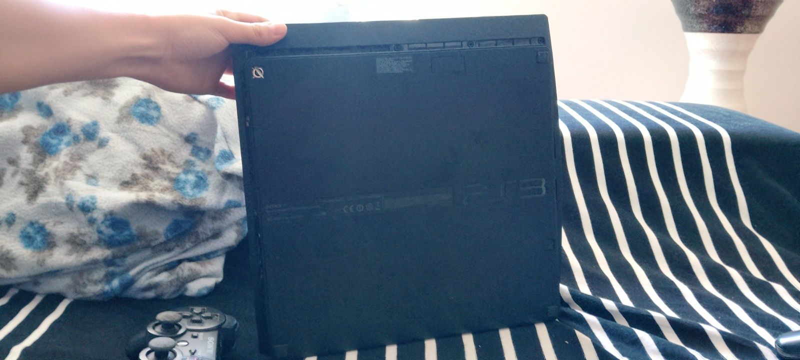 PlayStation3 slim 120GB com 2 comandos