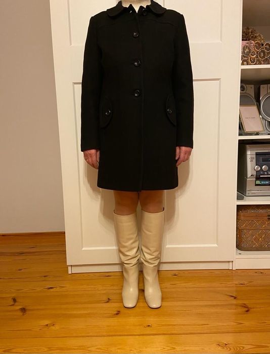 Krótki płaszcz wełniany czarny