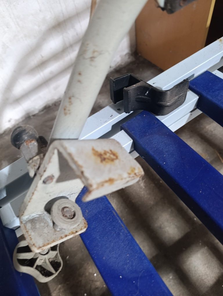 Estrado de cama hospitalar