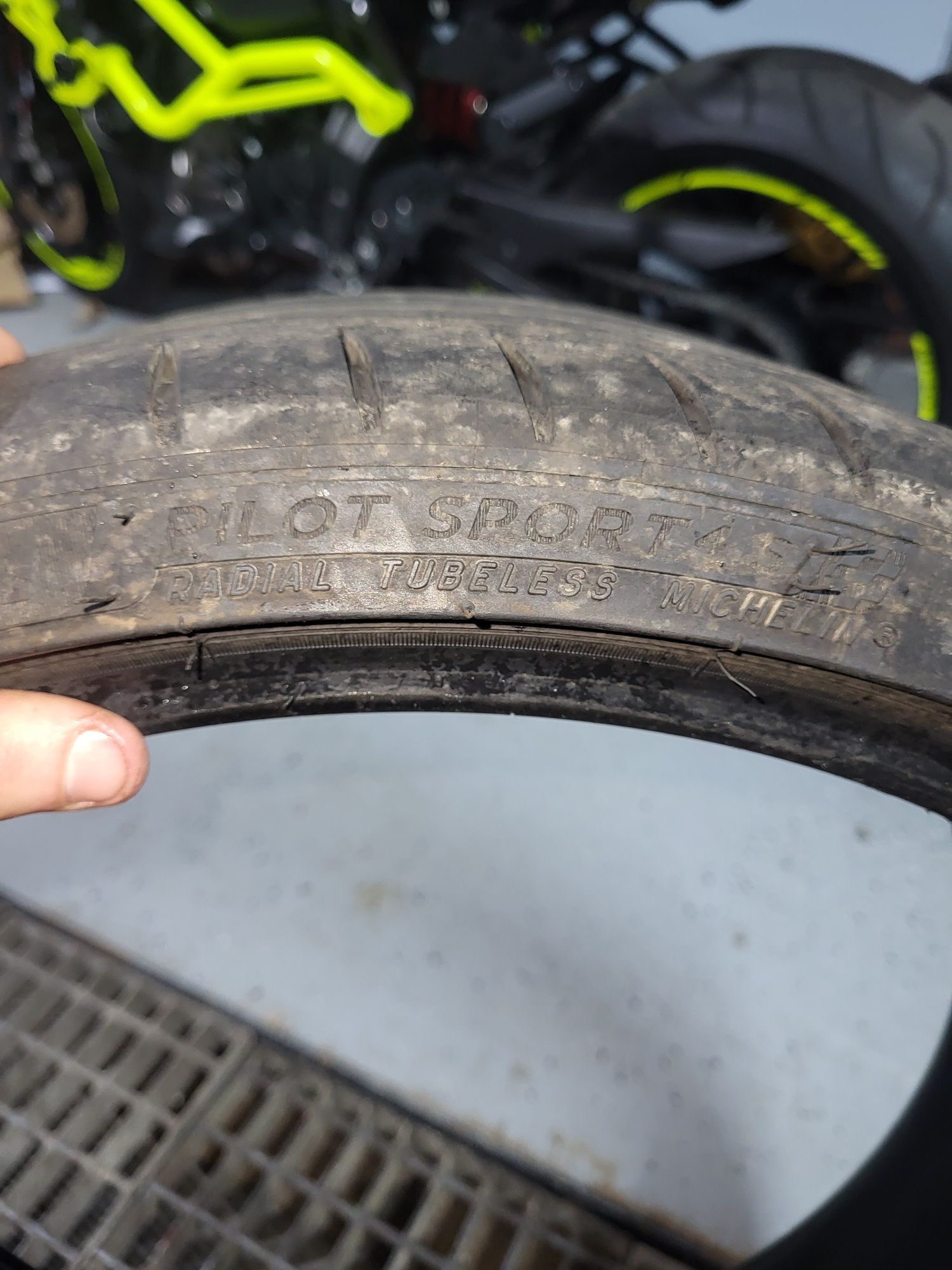 Michelin pilot sport 4s 245/30 R20