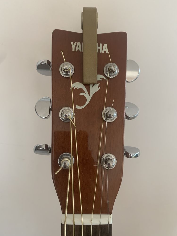 Блюзова гитара Yamaha F370