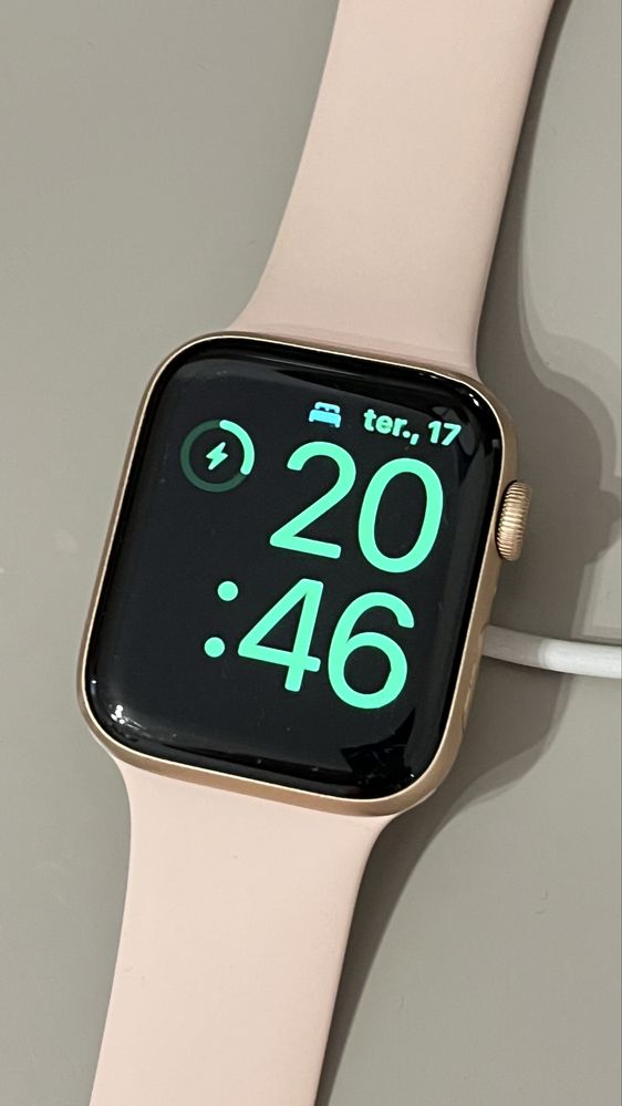 Apple Watch 44mm SE Gold Pink Aluminum Case