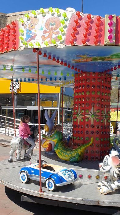 ТЕРМІНОВО!!! Продається дитячий атракціон карусель Ціну зижено!!!