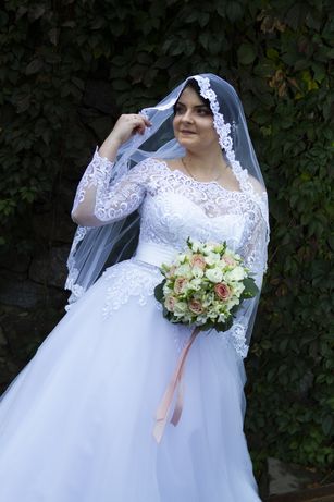 Свадебное платье (белое)
