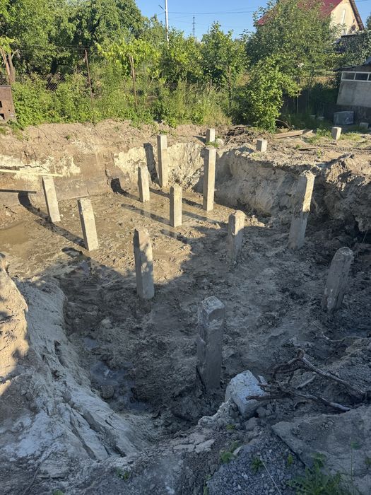 Будівництво :бетонні роботи,дахові роботи, кладка