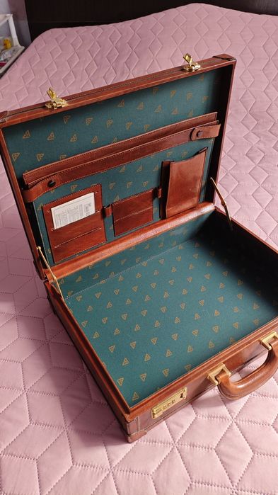 Шкіряний дипломат фірмовий, Італія