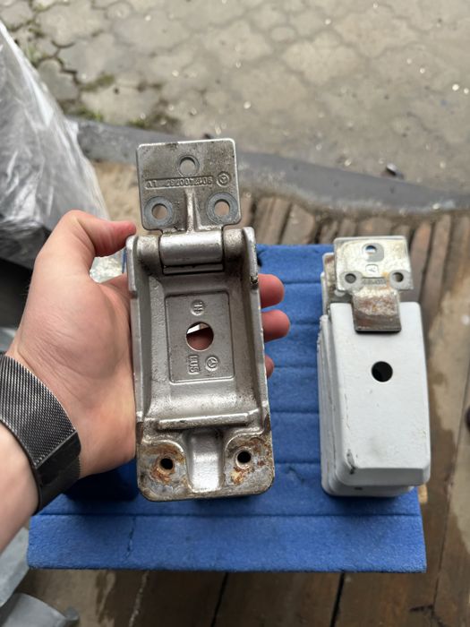 Завіси Петли Двери Спринтер 903 CDI LT35 180 градусів