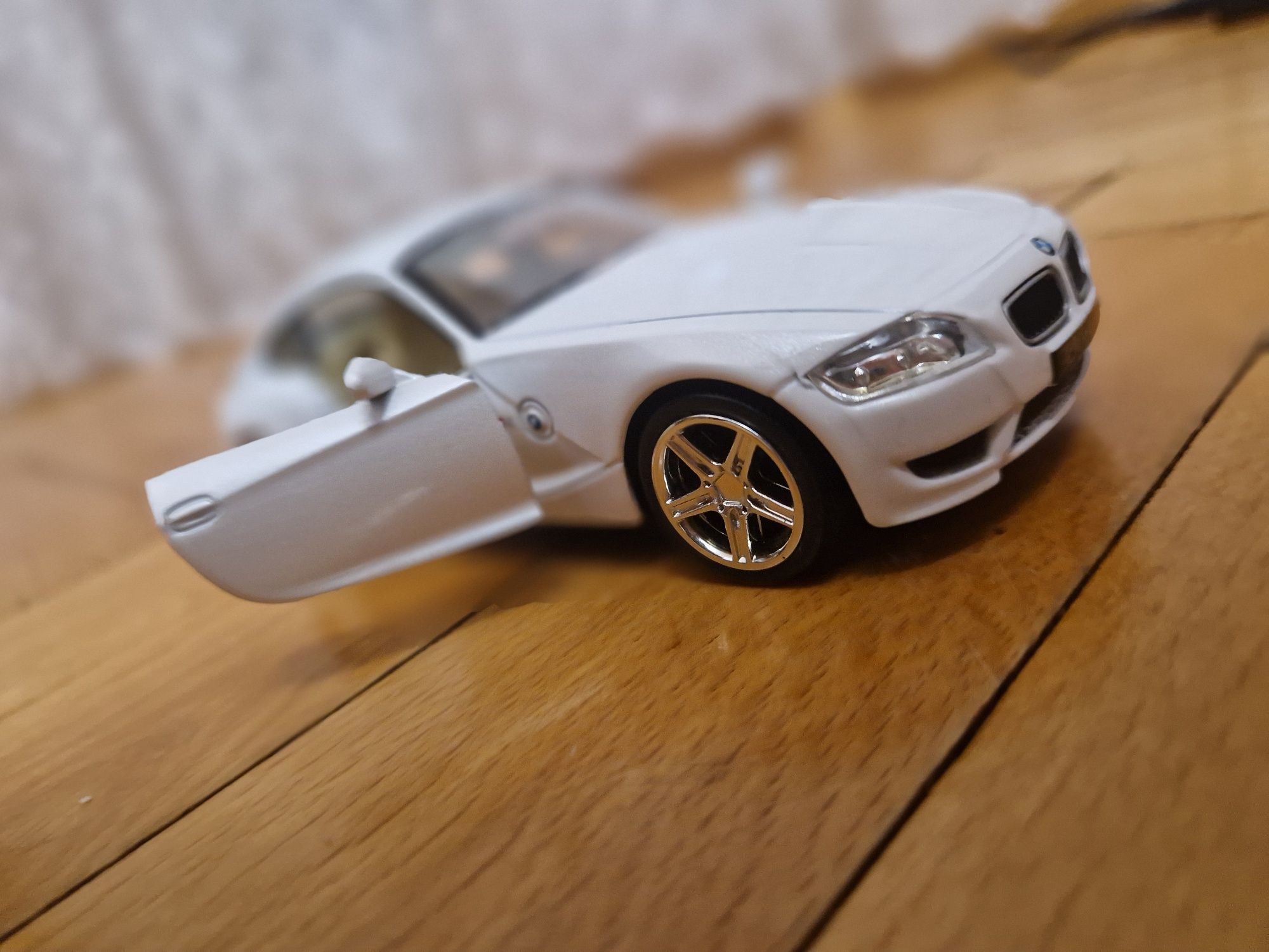 BMW Z4 Coupe 1:32