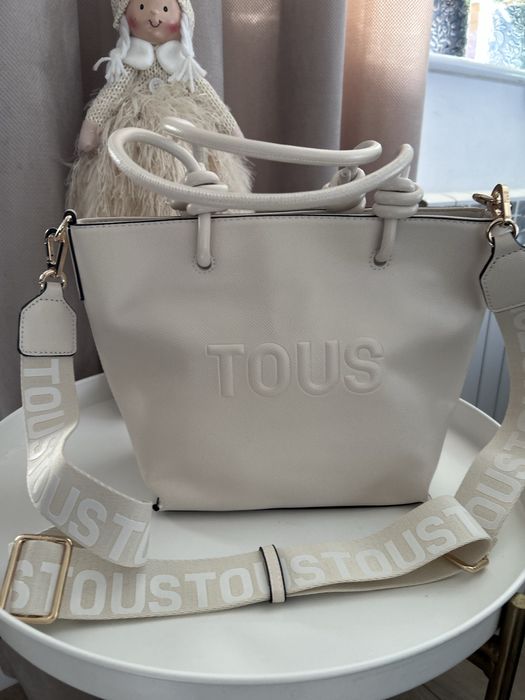 Jasno bezowa torebka Nowa Tous
