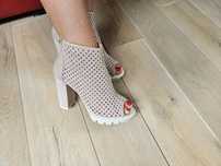 Buty na słupku By o la la - skóra naturalna