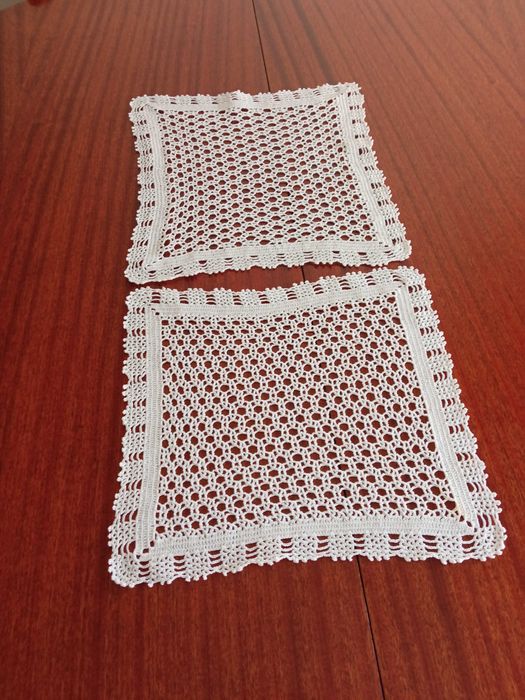 Panos de mesa de cabeceira em crochê