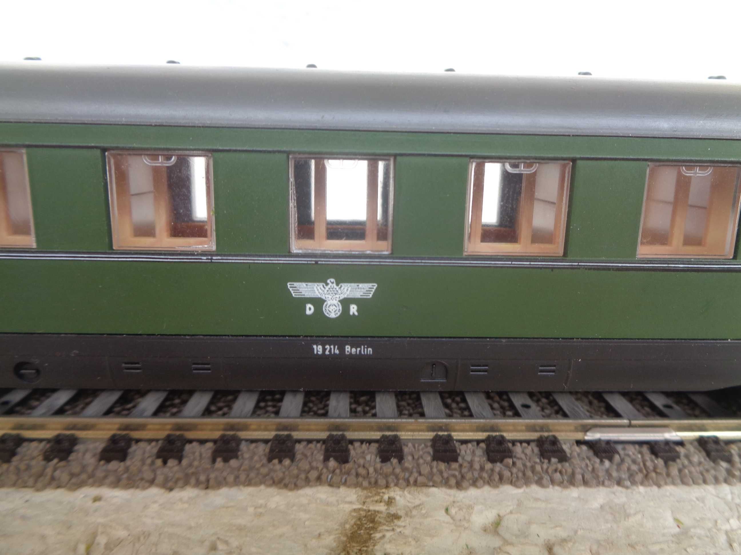 1:87 Liliput  Carruagem passageiros 3ª classe da DR