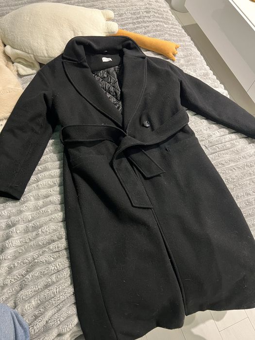 Пальто чорного кольору