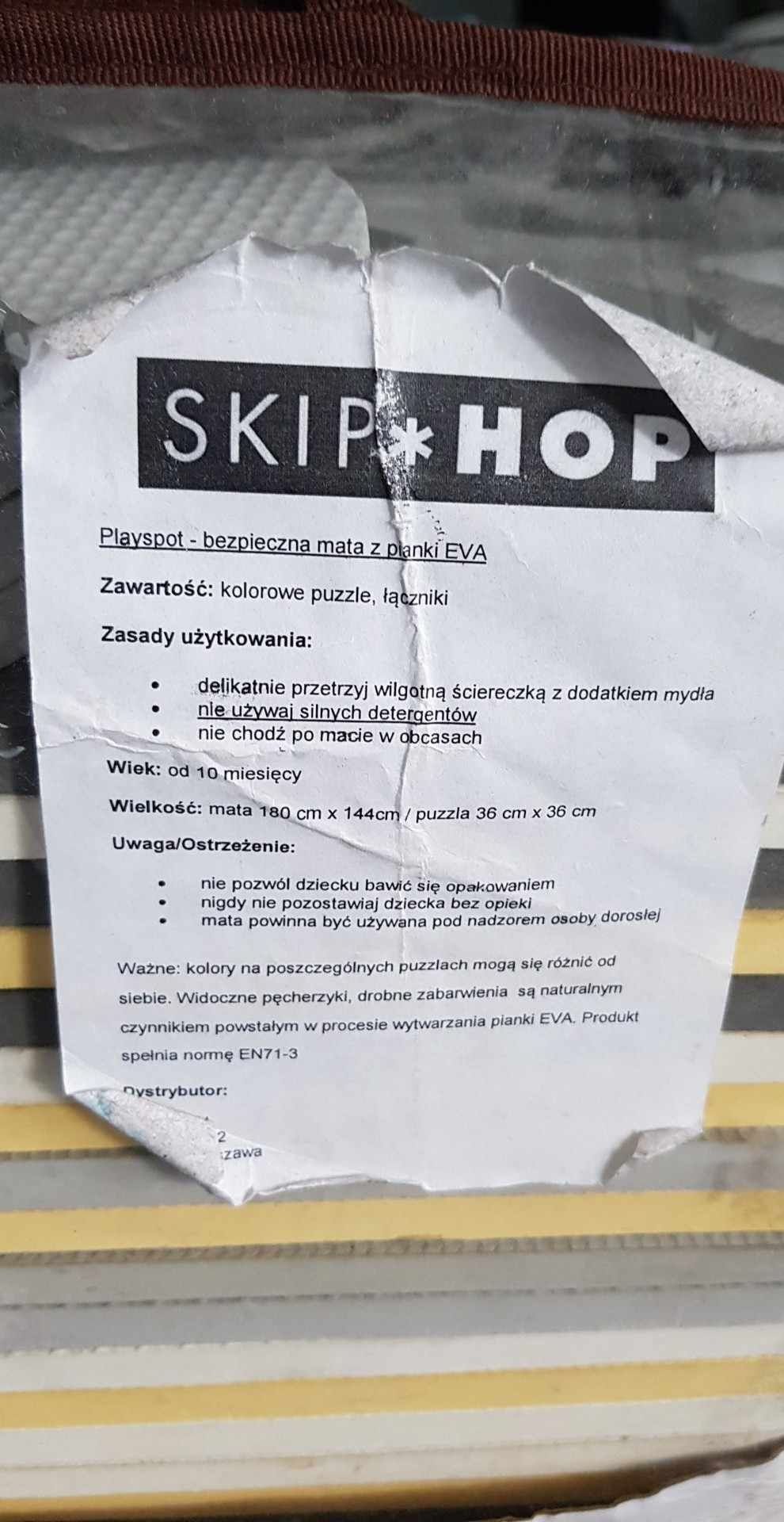 Piankowa mata do zabawy skip hop Playspot grey/gold z dodatkowymi wkła