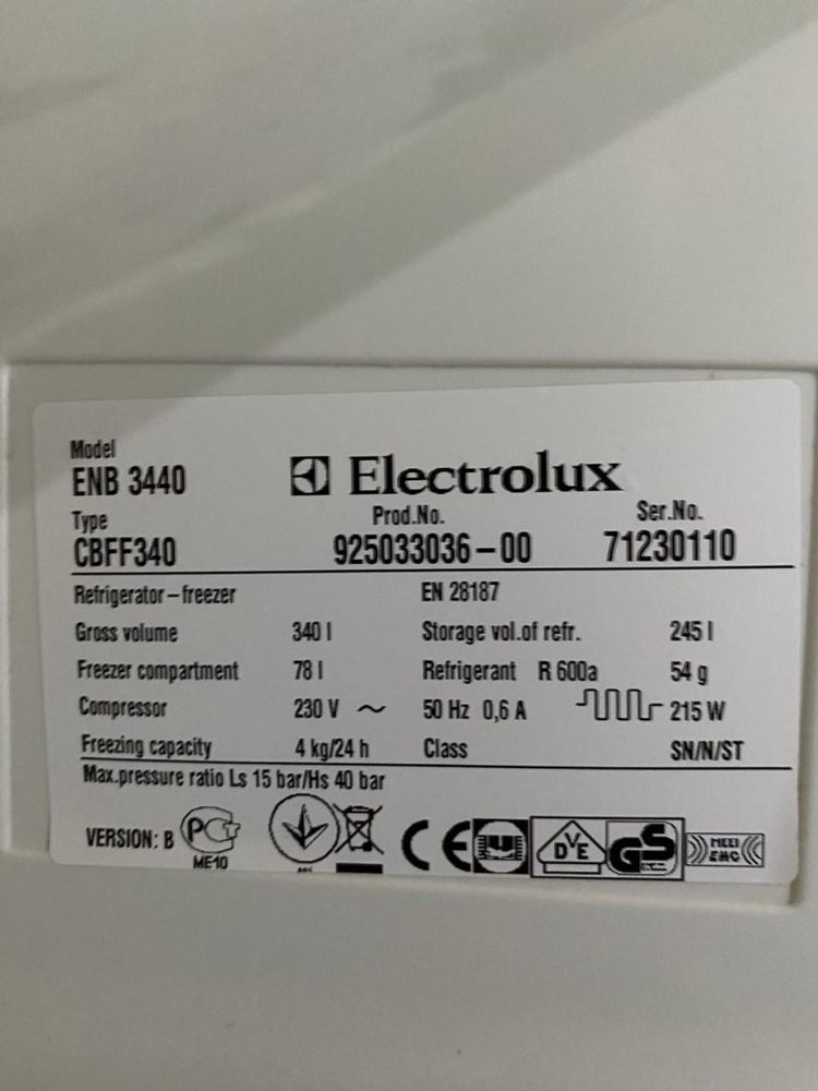 Холодильник Electrolux ENB 3440