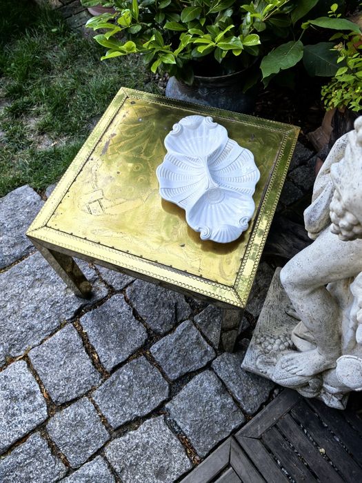 Włoski stolik, DeSarto, mosiężna blacha, ręcznie kuta, Art Deco