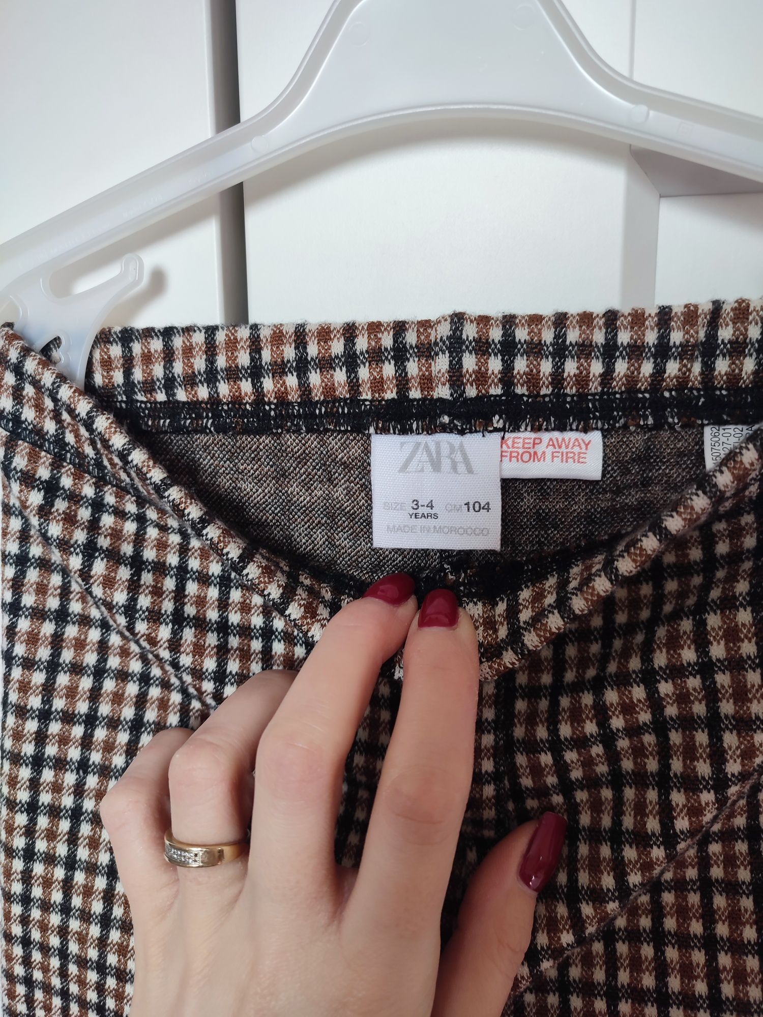 Spodnie Zara 104 kratka, jak nowe