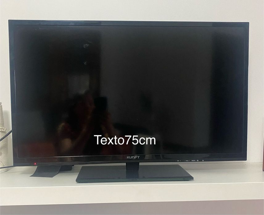 TV Kunft preta em ótimo estado e funcionando perfeitamente.