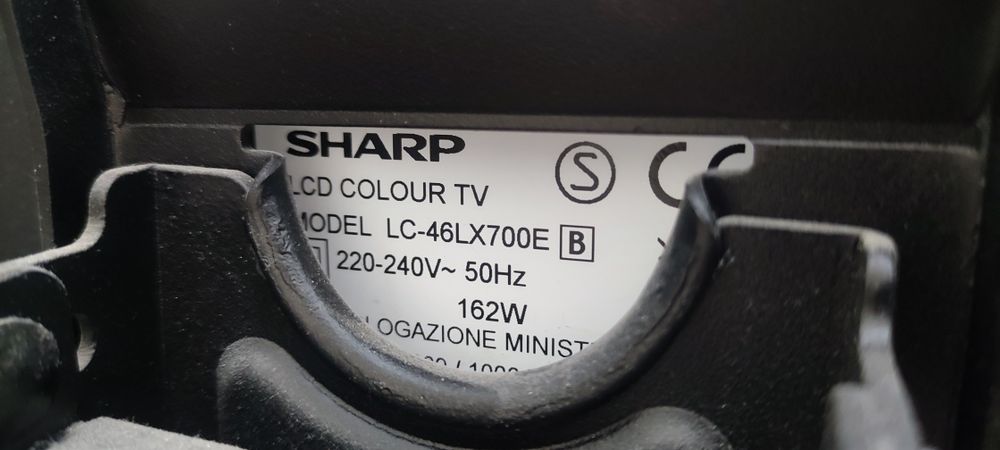 Telewizor TV Sharp 46 cali + wieszak