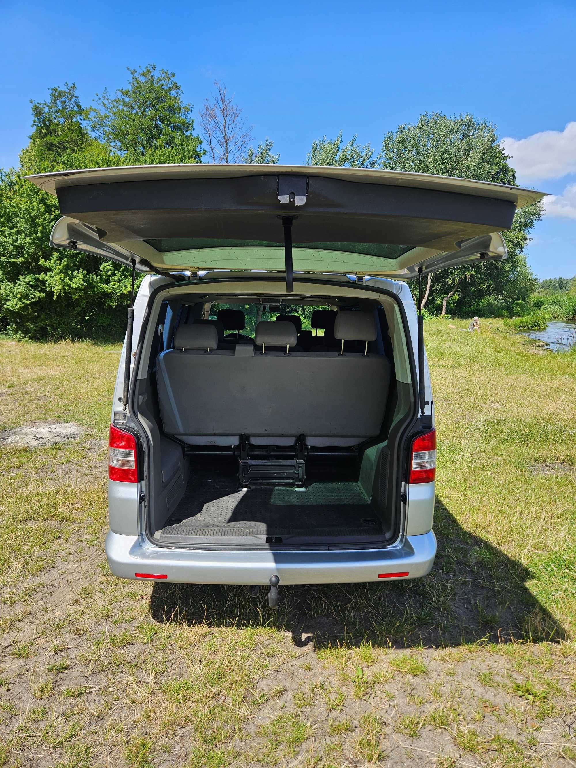 Vw Caravelle 9 miejsc 2.5 TDI w wersji 4motion czyli 4x4 faktura vat