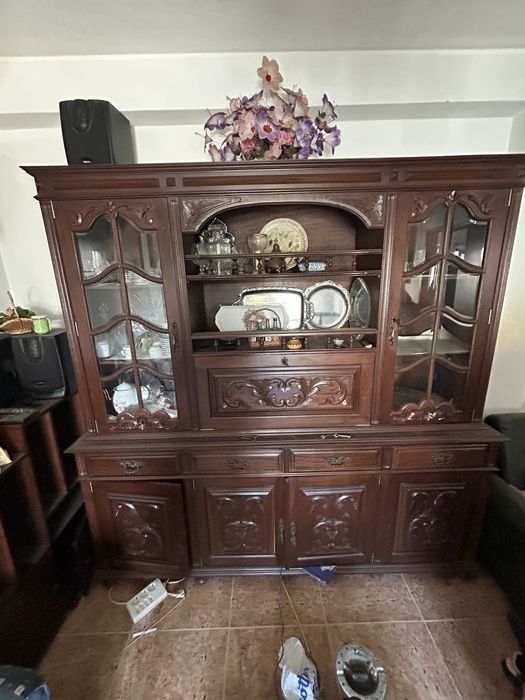 Móvel antigo de sala