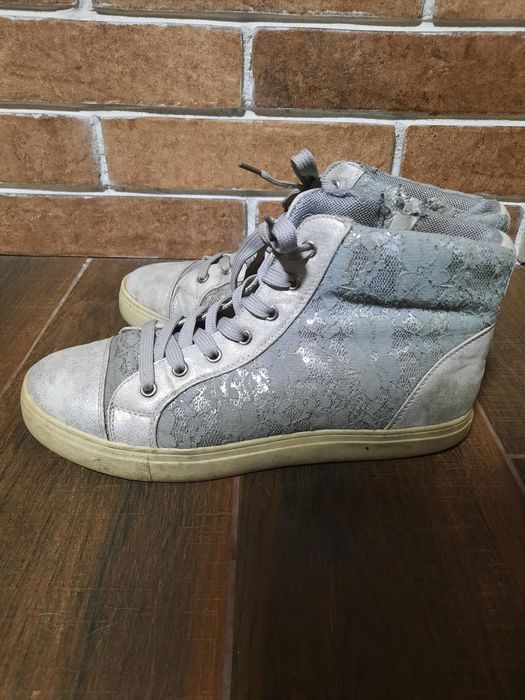 Кроссовки скетчерс