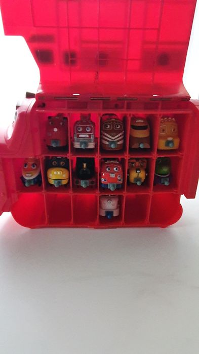 Pociagi stacyjkowo plus walizka