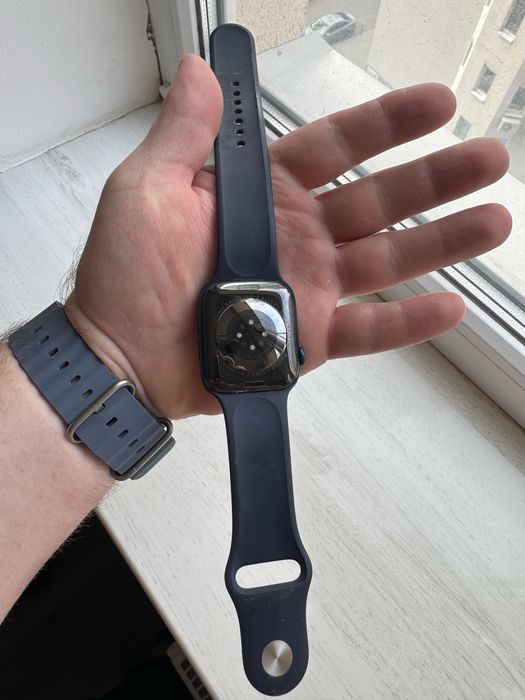 Продам apple watch 6 із 44 мм в суперстані