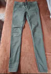 Zielone spodnie, rurki khaki h and m 36 obcisłe oliwkowe jeansy