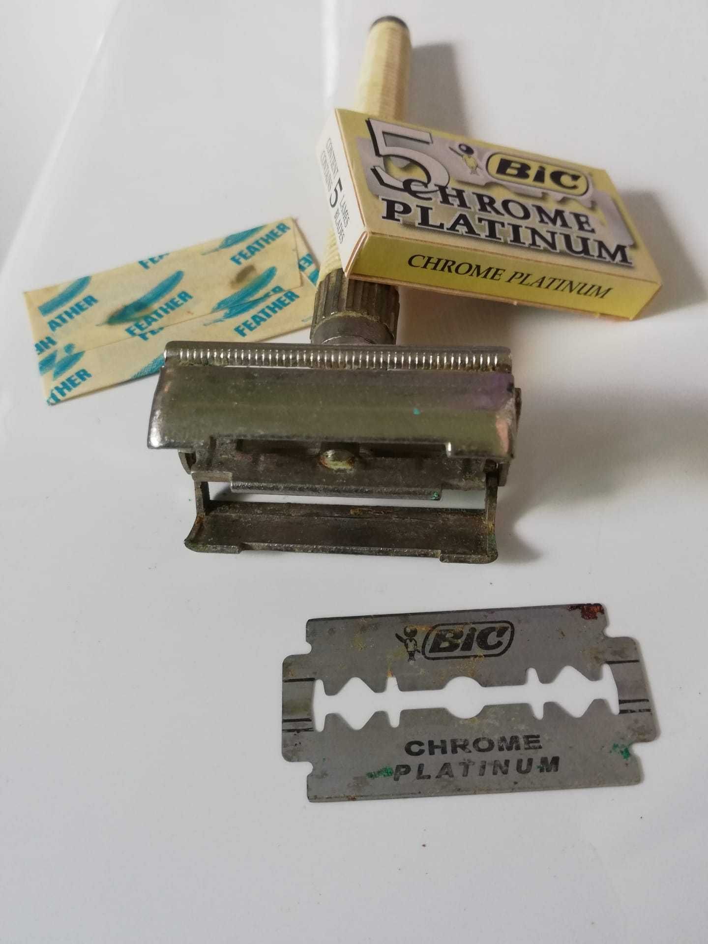 Gillette antiga com laminas