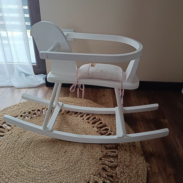 Drewniany konik na biegunach