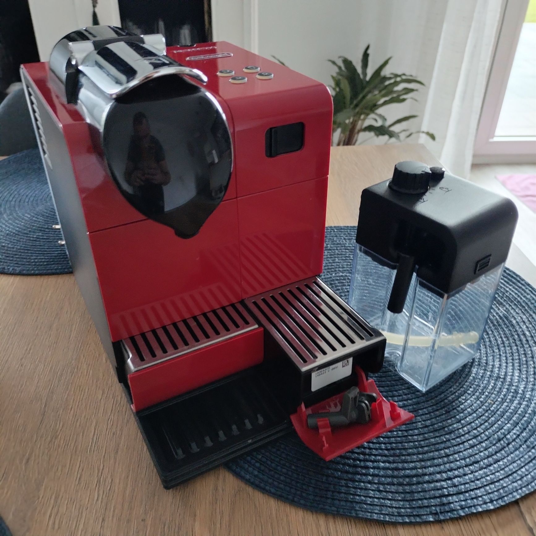 Ekspres do kawy Nespresso DeLonghi
