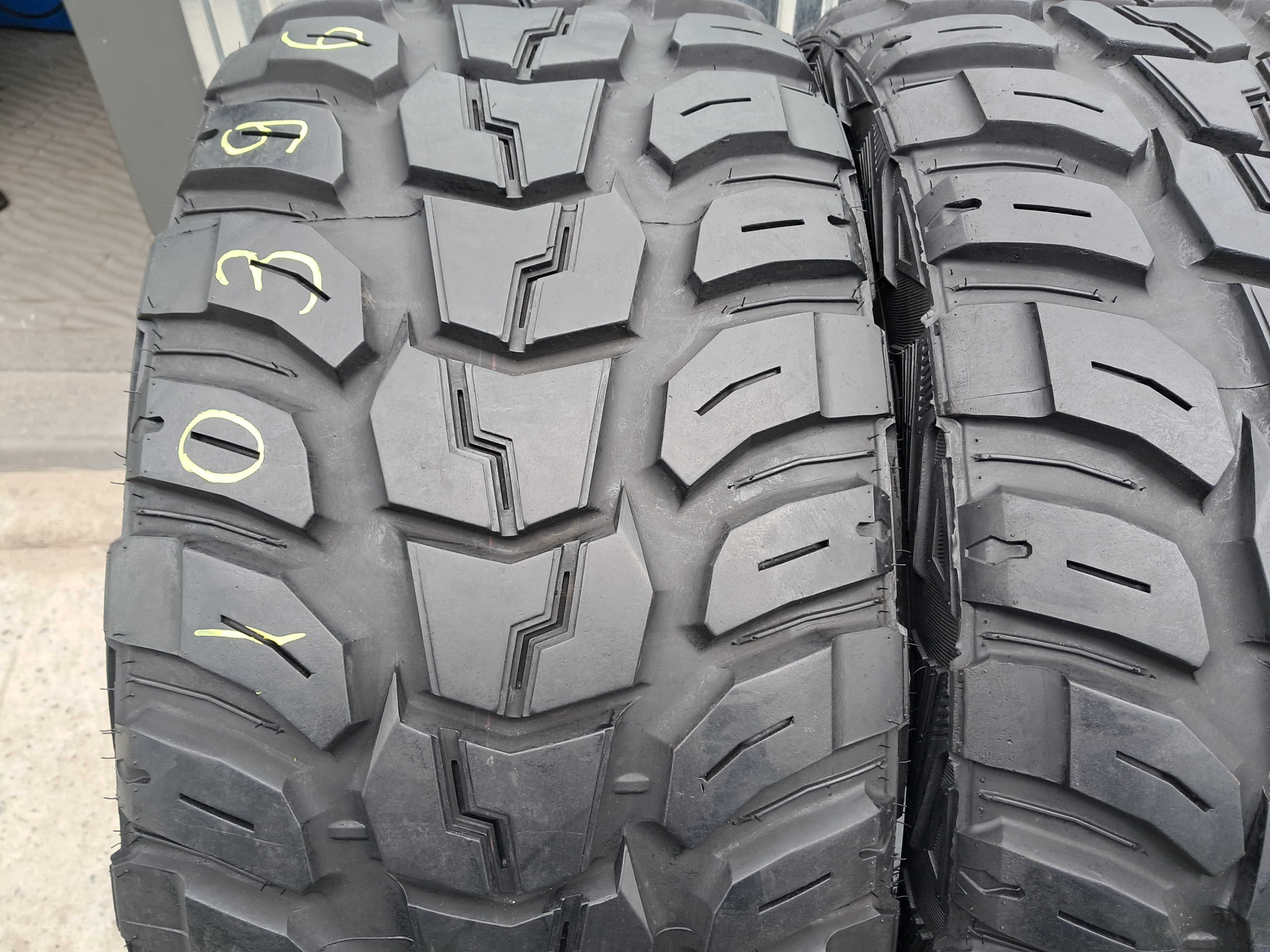 Резина 90% протектор Kumho 37x14.00 R24 Road Venture MT