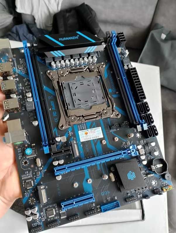 Huananzhi x99-QD4 Gaming Xeon E5-2690v4 14c 2.6/3.5GHz DDR4 16Gb 250Gb
