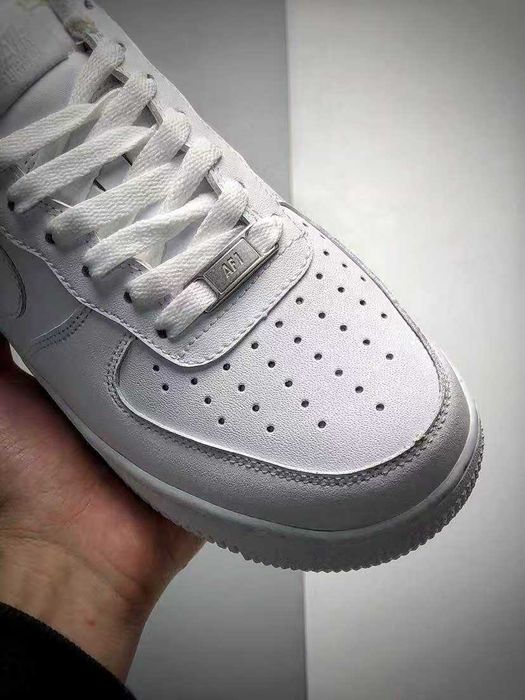Buty-Trampk-Nike Air Force 1 Low '07 White R.36