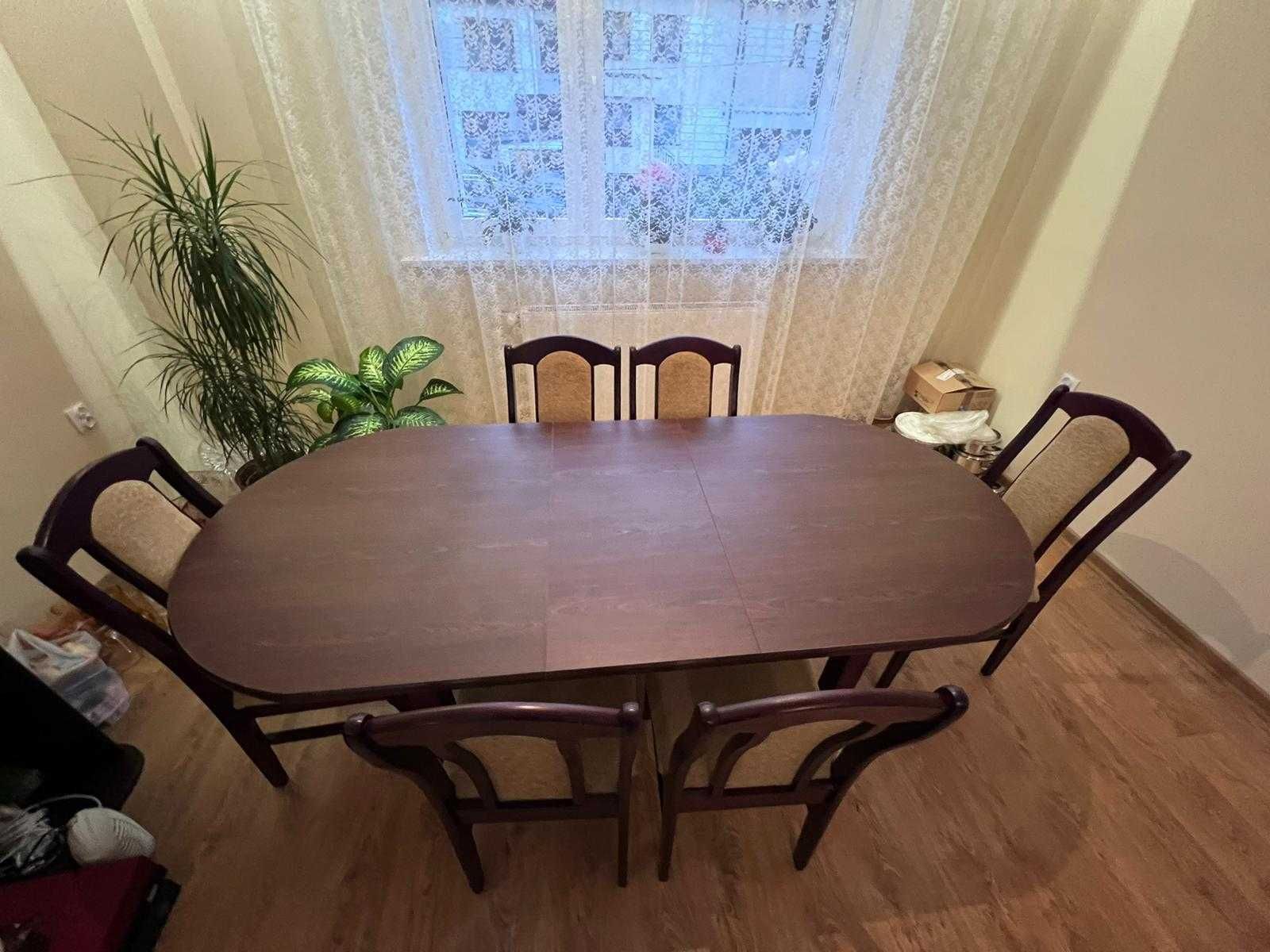 Stół rozkladany i 6 krzeseł