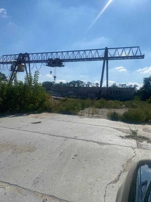Оренда майданчика з козловим краном площадка склад база 5500 м2