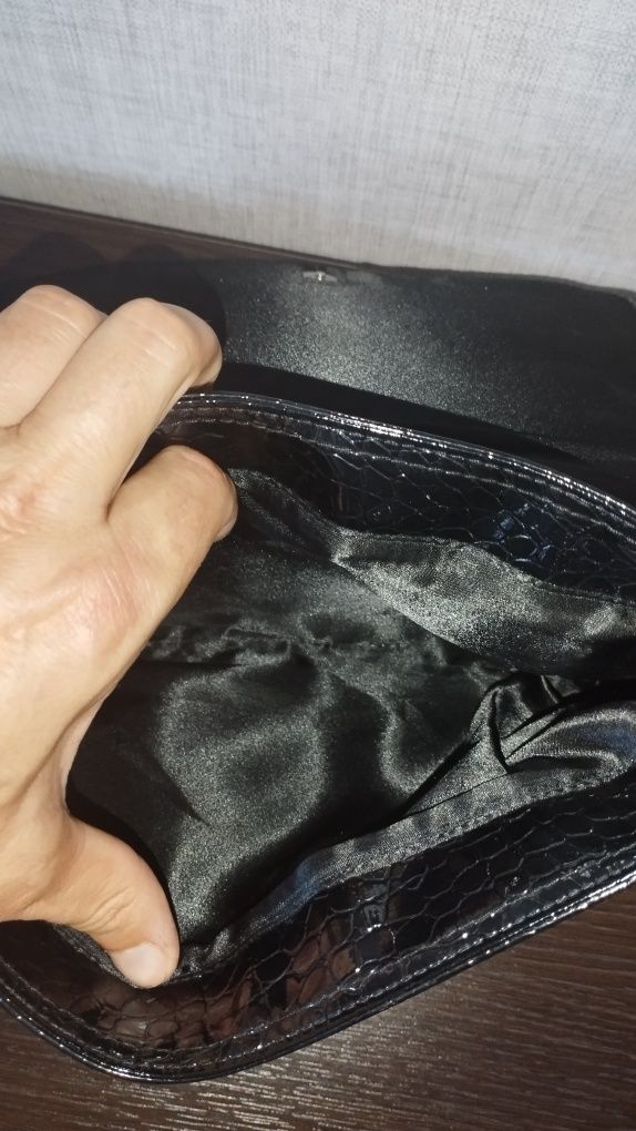Продам сумку клач