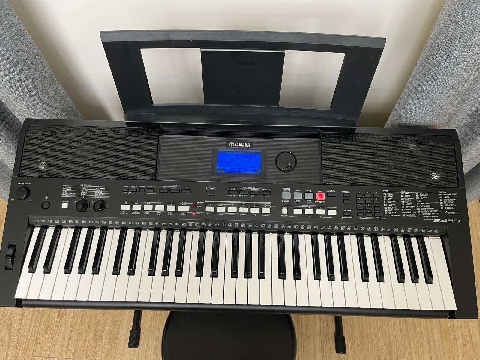 Синтезатор YAMAHA PSR-E433