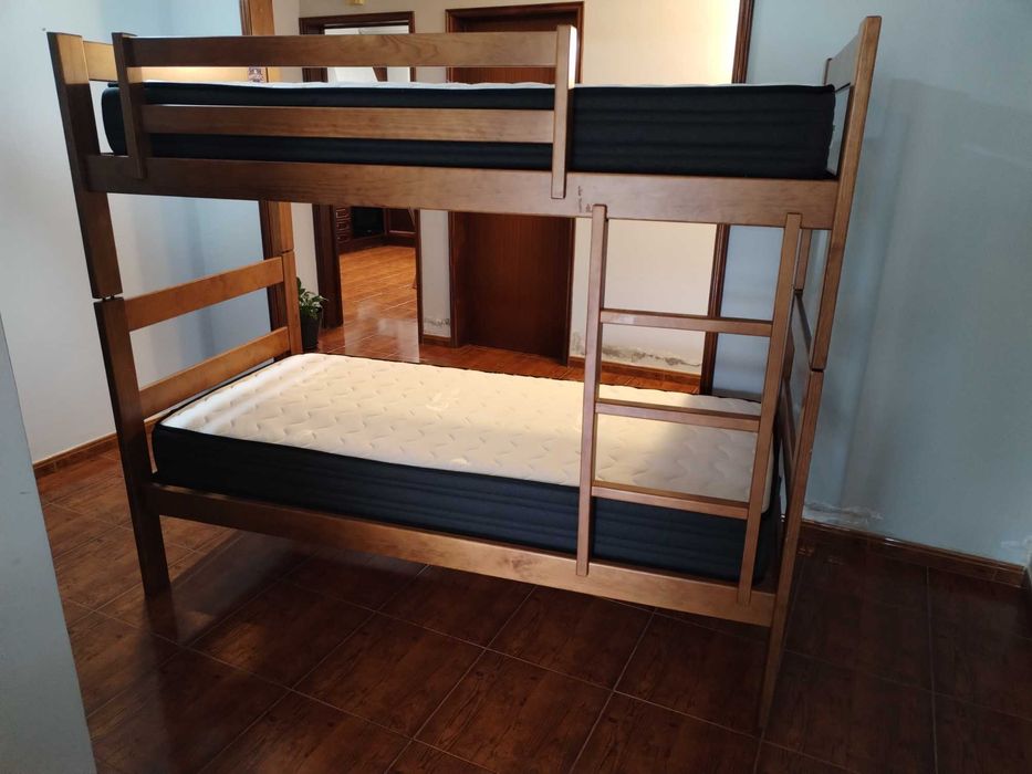 Beliche + estrados + colchões