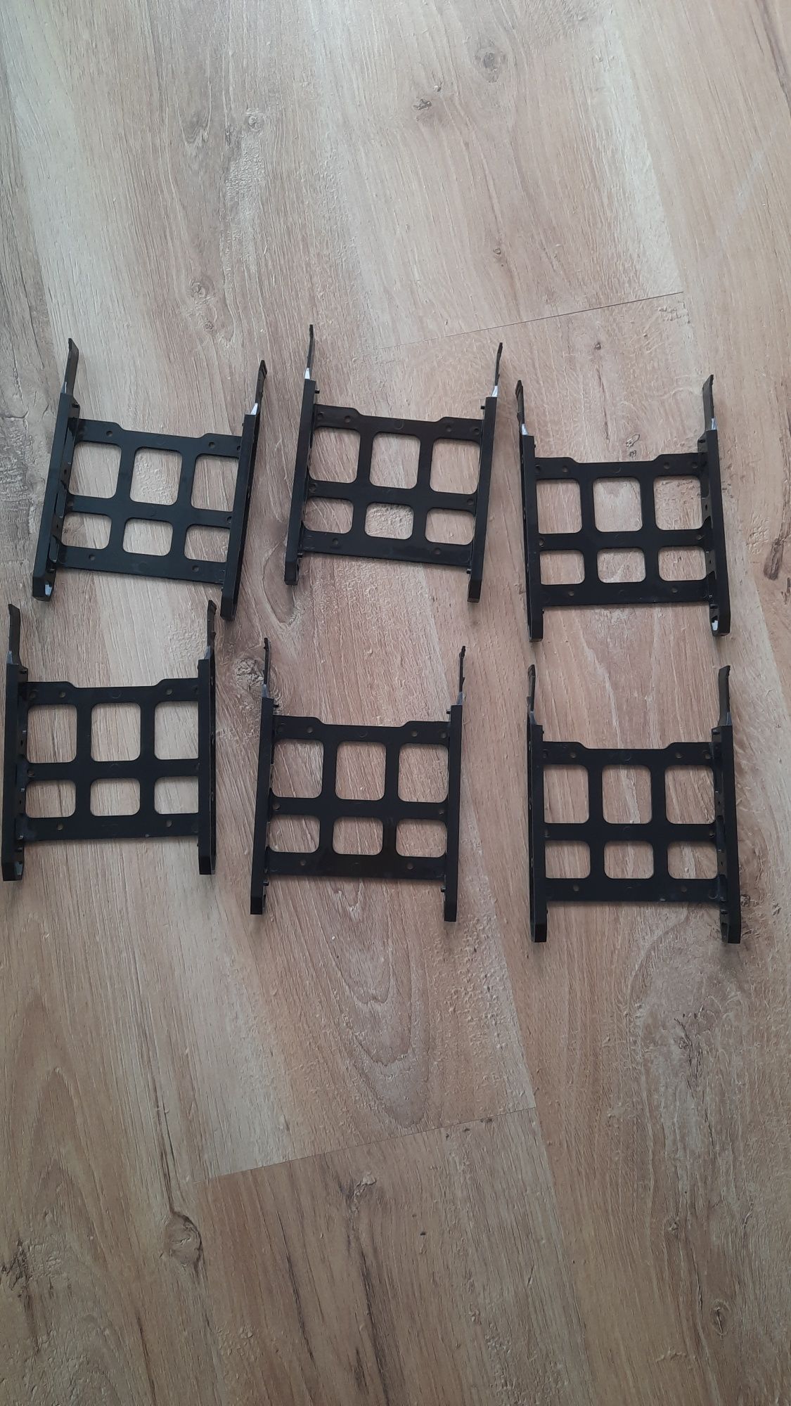 6 kieszeni na dysk HDD 3,5 cała