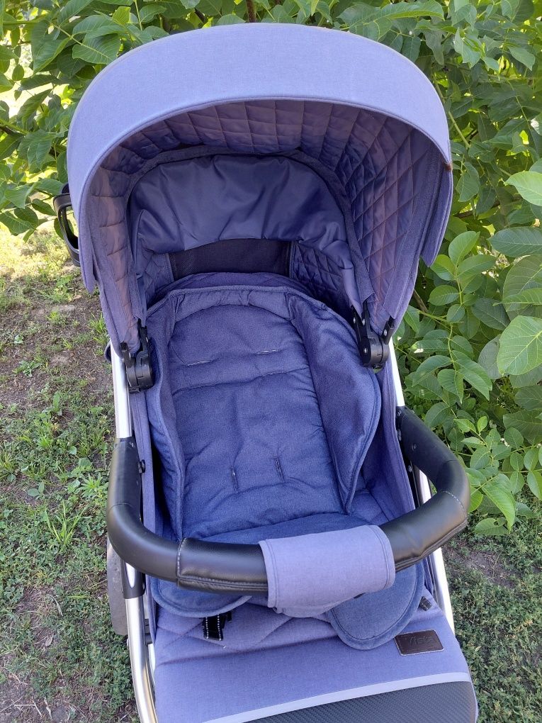 Прогулянкова коляска CARRELLO Vista