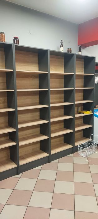 Regaly sklepowe jak nowe