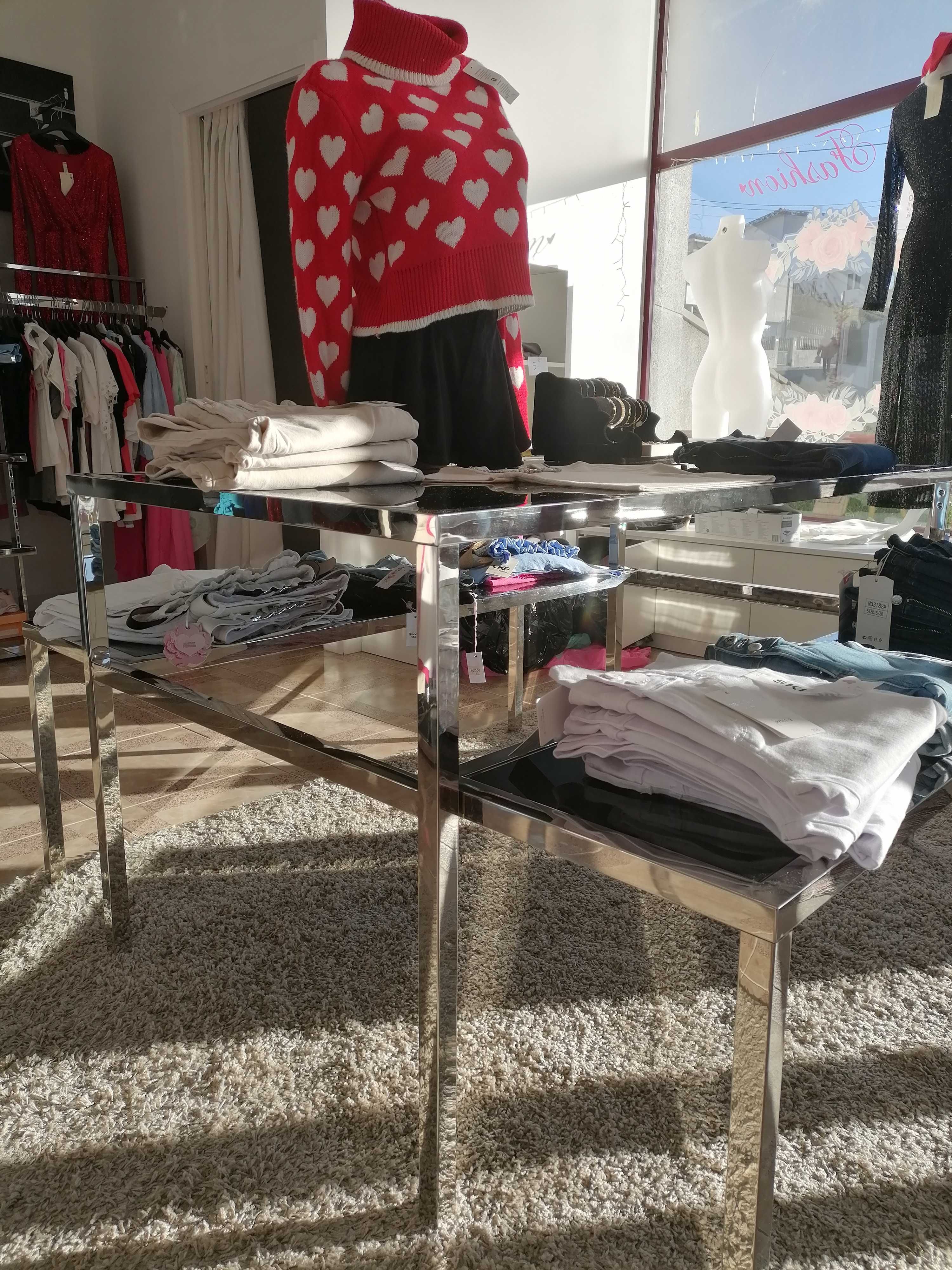 Vendo mesa exposição