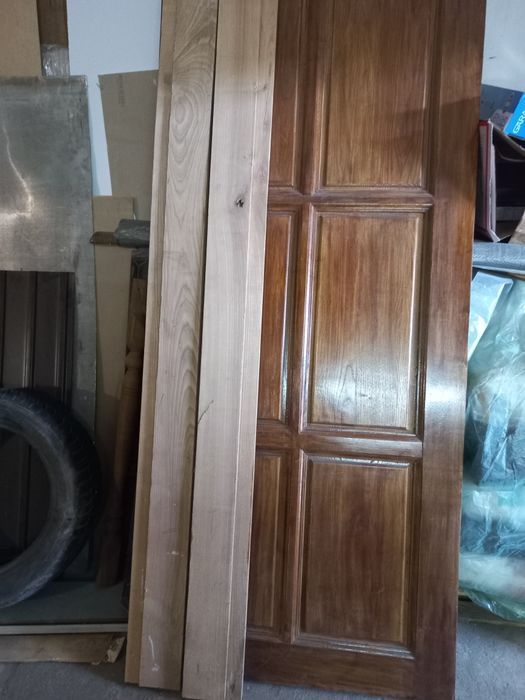 Двері дерев'яні, ясенові