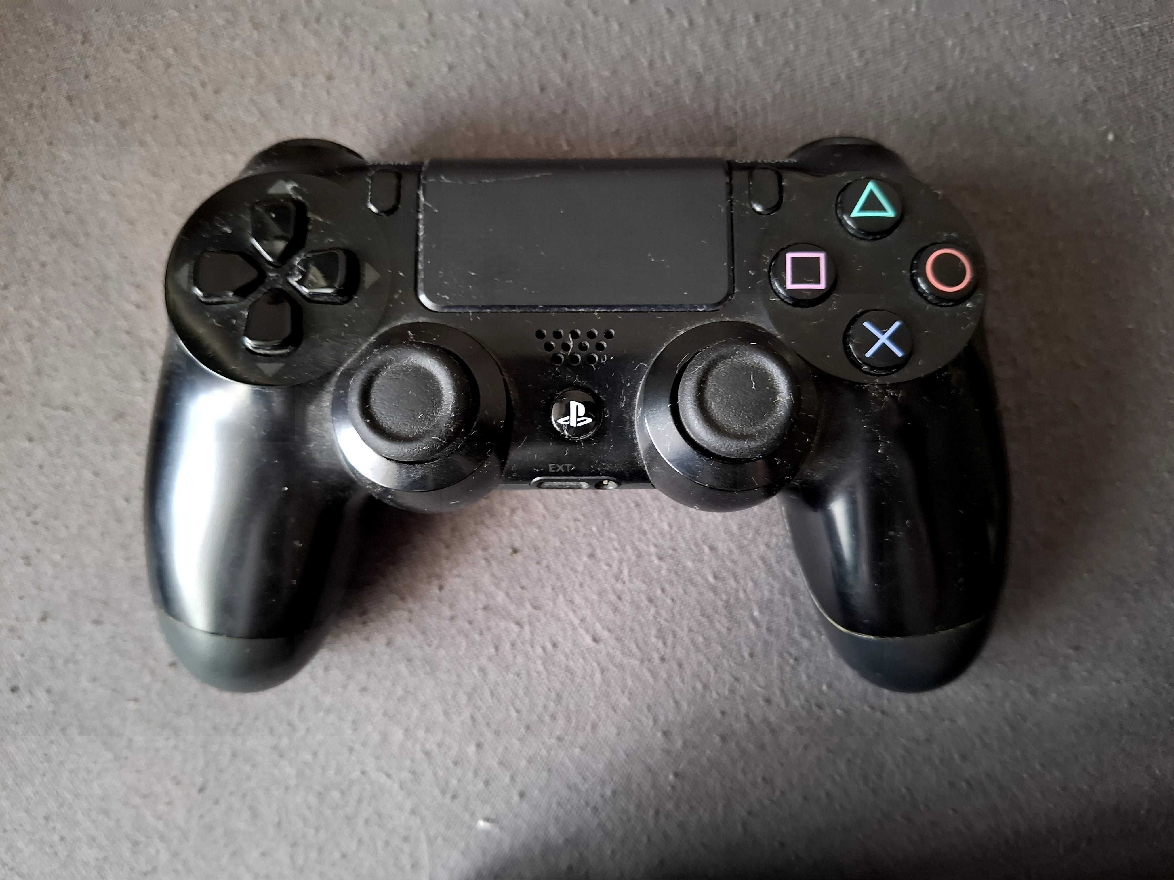 Ps4 + 2 pady + 5 gier