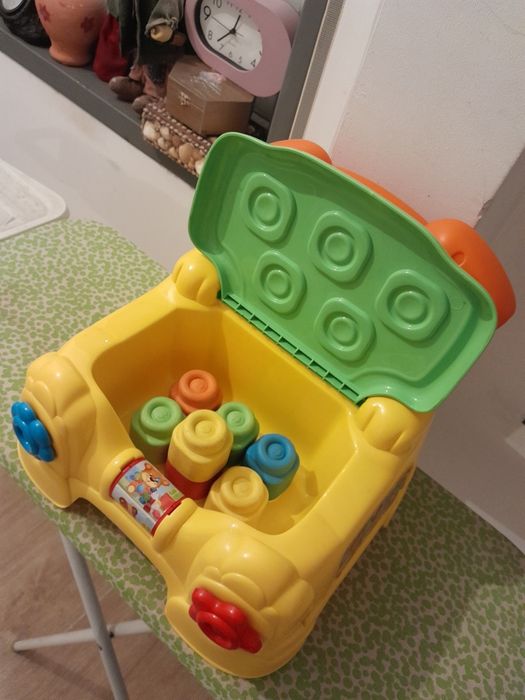 Vendo Cadeira Interactiva para Criança muito bonita como nova