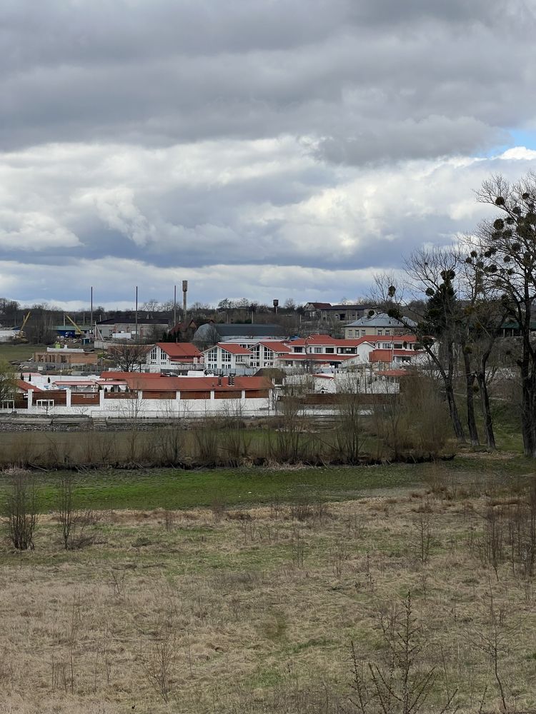 Продам таун в передмісті Вінниці