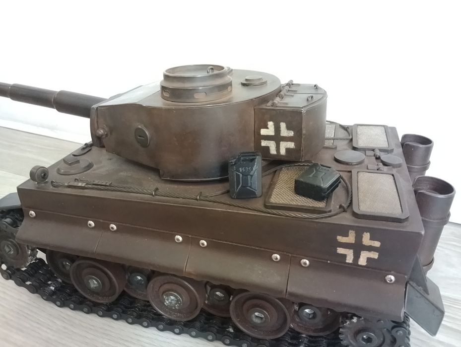 Танк Тигр 1,витвір мистецтва,сейф ручної роботи.